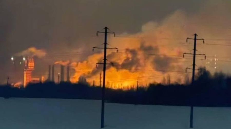 Нет мирных заводов у военной империи